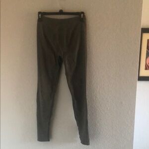 Alphalete Amplify leggings, size Medium.